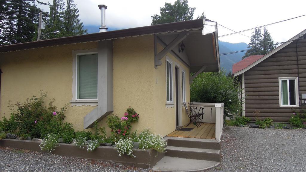 Swiss Chalets Motel Hope Exterior foto
