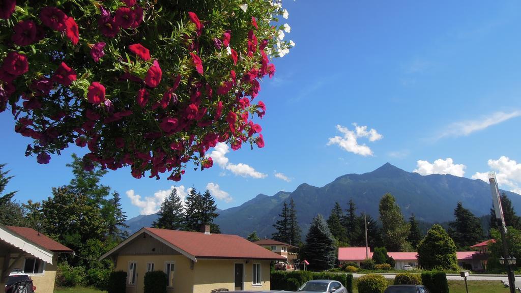Swiss Chalets Motel Hope Exterior foto