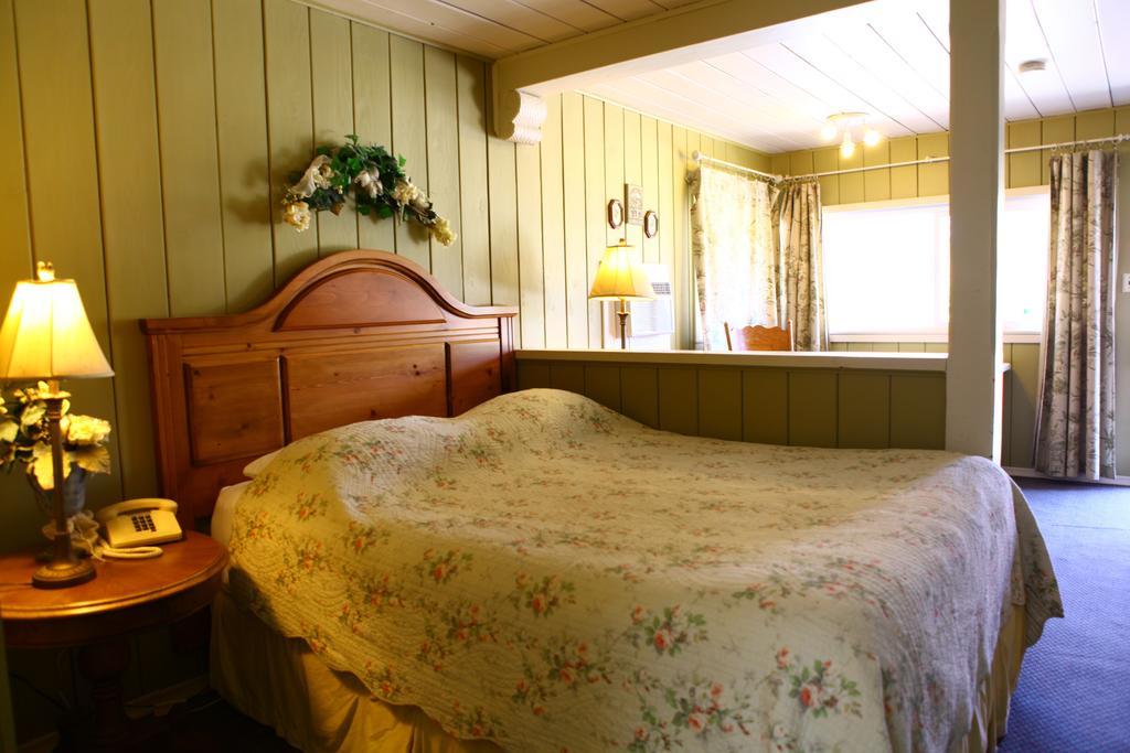 Swiss Chalets Motel Hope Exterior foto