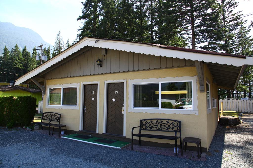 Swiss Chalets Motel Hope Exterior foto